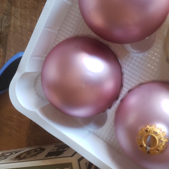 Frosted glass ball Christmas ornament bundle of 6 - Picture 8 of 10